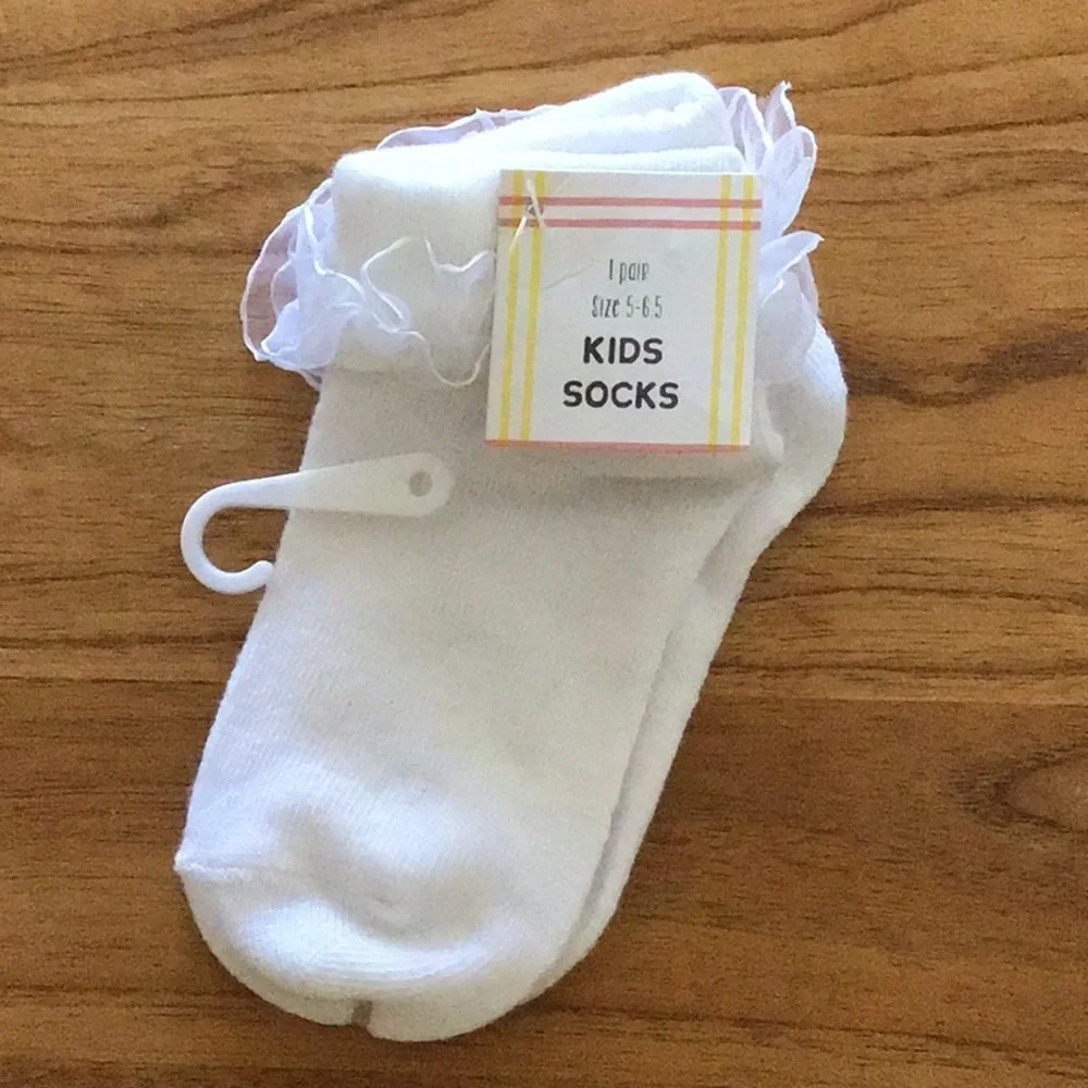 White Knit Ankle Socks with Lace Ruffle Cuff - NWT